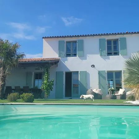 La Sarthugaise En Re Holiday home